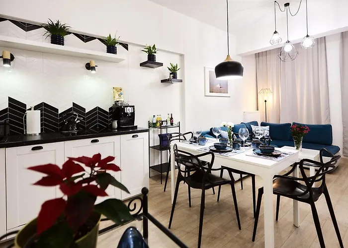 Golden Hour - Platan Tower *